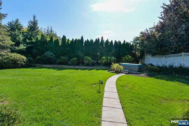 130 Glenwood Road, Ridgewood, NJ 07450
