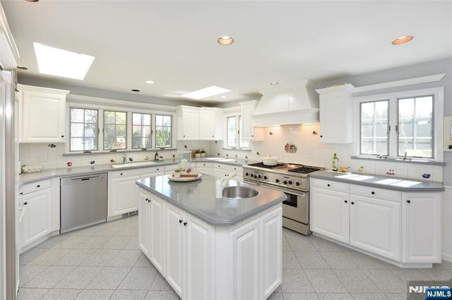 130 Glenwood Road, Ridgewood, NJ 07450