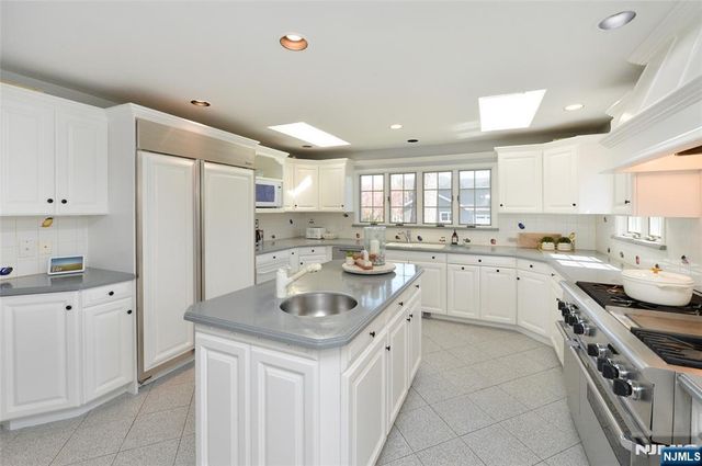 130 Glenwood Road, Ridgewood, NJ 07450