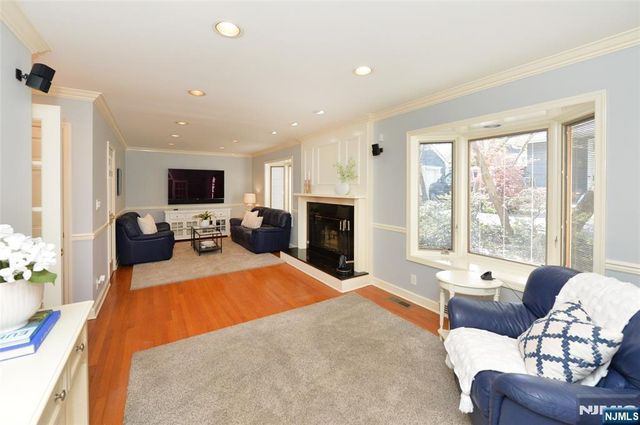 130 Glenwood Road, Ridgewood, NJ 07450