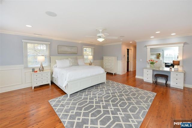130 Glenwood Road, Ridgewood, NJ 07450