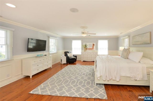 130 Glenwood Road, Ridgewood, NJ 07450