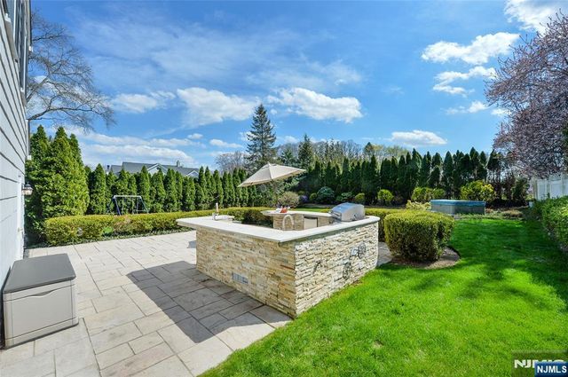 130 Glenwood Road, Ridgewood, NJ 07450