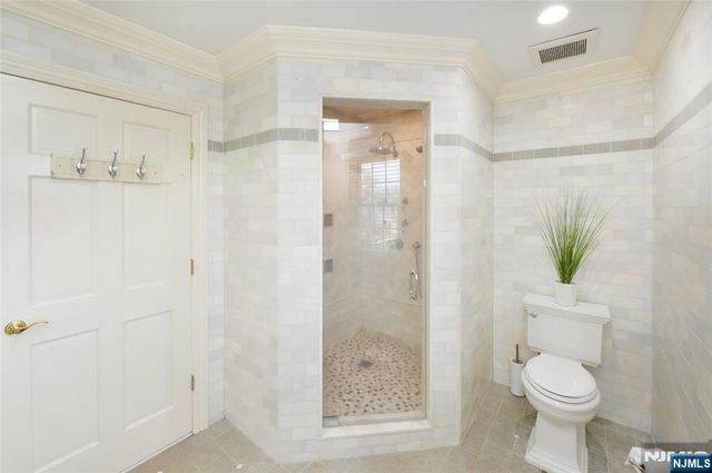 130 Glenwood Road, Ridgewood, NJ 07450