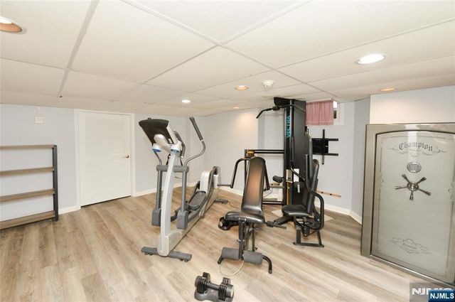 130 Glenwood Road, Ridgewood, NJ 07450