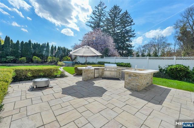 130 Glenwood Road, Ridgewood, NJ 07450