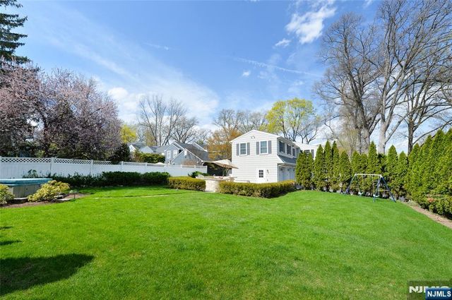 130 Glenwood Road, Ridgewood, NJ 07450