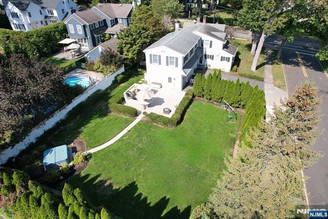 130 Glenwood Road, Ridgewood, NJ 07450