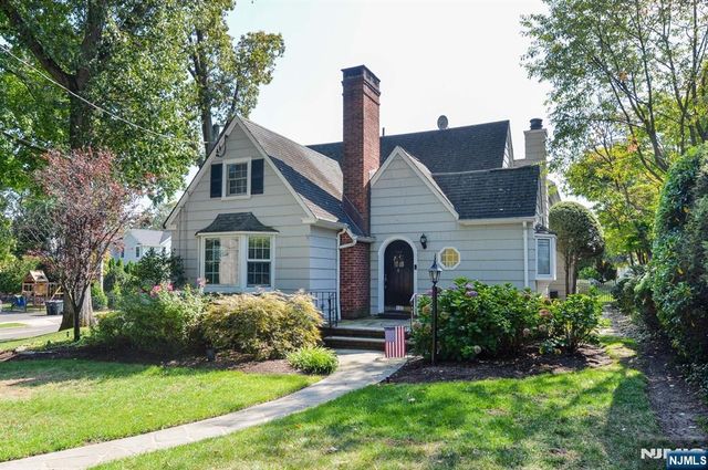 130 Glenwood Road, Ridgewood, NJ 07450