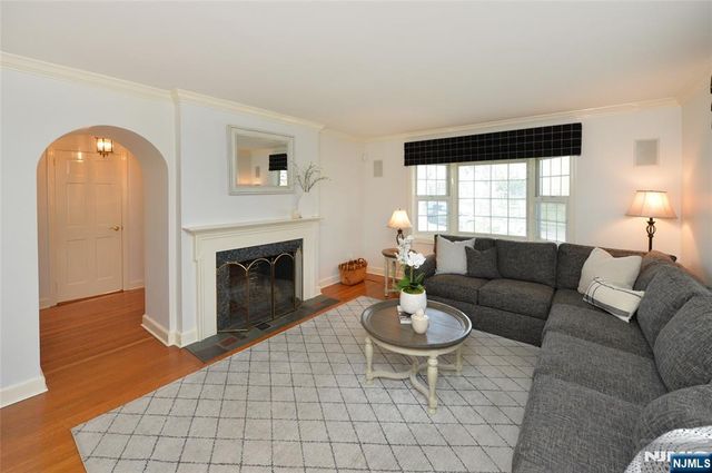 130 Glenwood Road, Ridgewood, NJ 07450