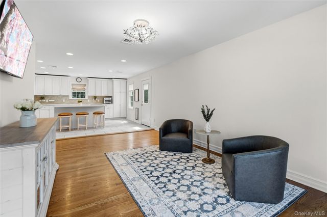 47 Syosset Circle, Syosset, NY 11791