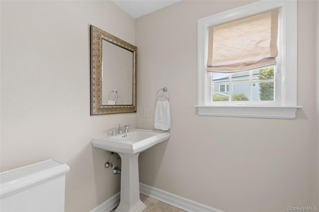 47 Syosset Circle, Syosset, NY 11791