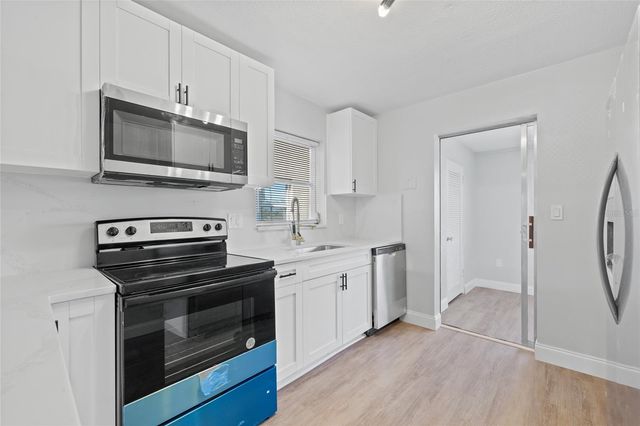 1000 49TH STREET N 214, St Petersburg, FL 33710