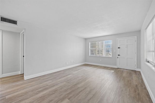 1000 49TH STREET N 214, St Petersburg, FL 33710