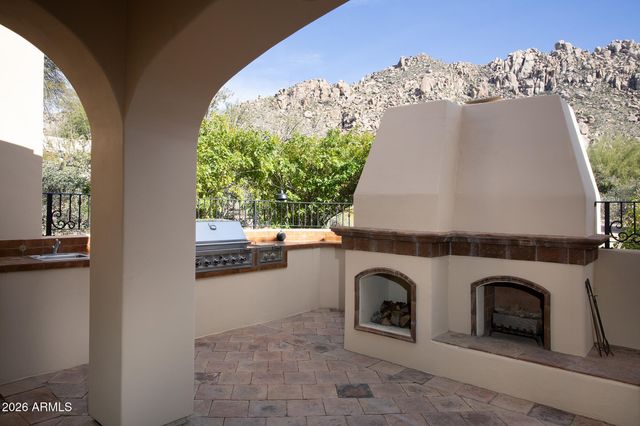 10728 E COTTONTAIL Lane, Scottsdale, AZ 85255