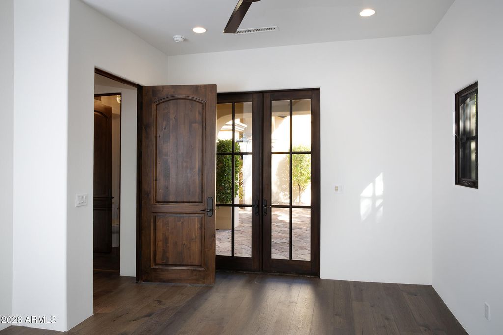 Image 28 of property listing at 10728 E COTTONTAIL Lane, Scottsdale, AZ 85255