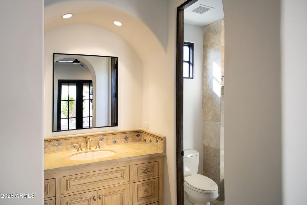 Image 30 of property listing at 10728 E COTTONTAIL Lane, Scottsdale, AZ 85255