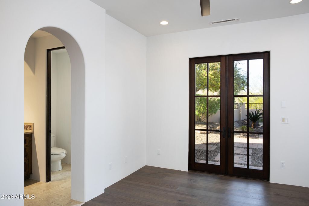 Image 31 of property listing at 10728 E COTTONTAIL Lane, Scottsdale, AZ 85255