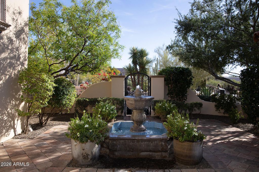 Image 50 of property listing at 10728 E COTTONTAIL Lane, Scottsdale, AZ 85255