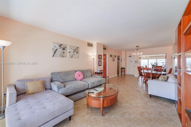1980 S Ocean Dr 10L, Hallandale Beach, FL 33009