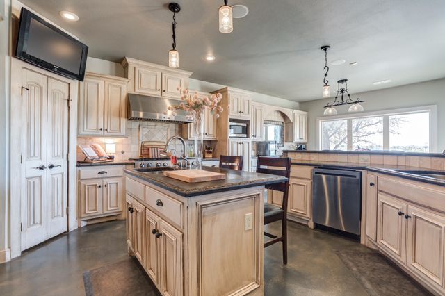 8417 County Rd 6940, Lubbock, TX 79407