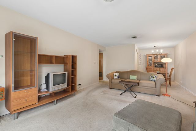 9840 S Pulaski Road 106, Oak Lawn, IL 60453