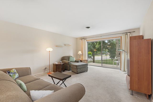 9840 S Pulaski Road 106, Oak Lawn, IL 60453