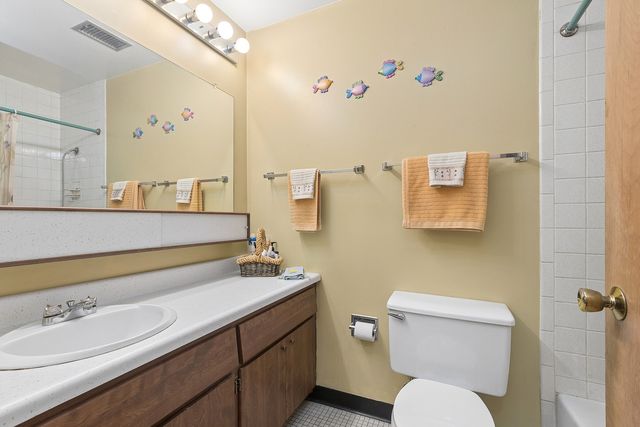 9840 S Pulaski Road 106, Oak Lawn, IL 60453