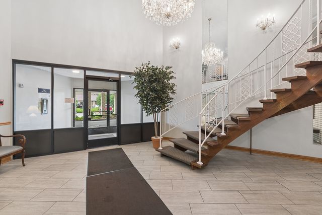 9840 S Pulaski Road 106, Oak Lawn, IL 60453