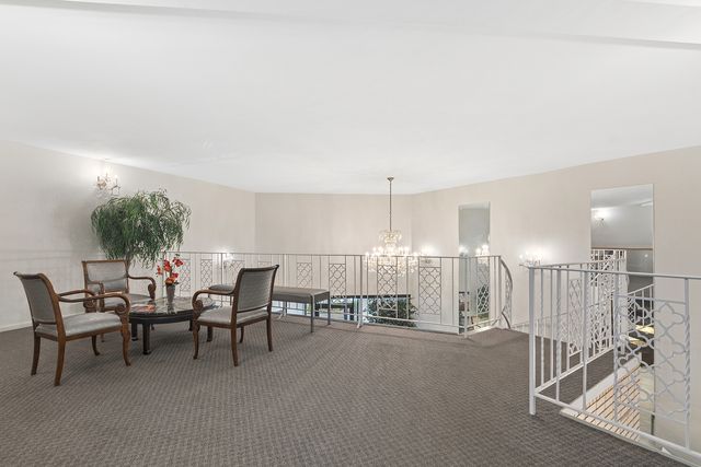 9840 S Pulaski Road 106, Oak Lawn, IL 60453