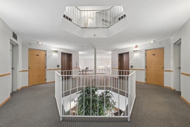 9840 S Pulaski Road 106, Oak Lawn, IL 60453