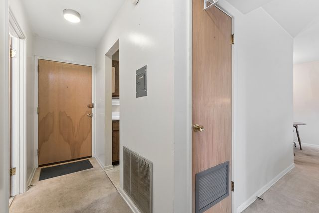 9840 S Pulaski Road 106, Oak Lawn, IL 60453