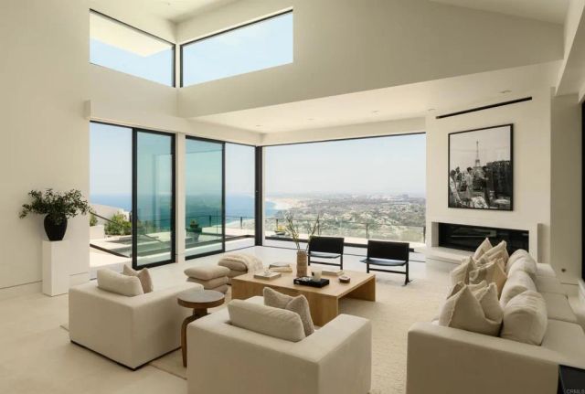 2082 Via Casa Alta, La Jolla, CA 92037