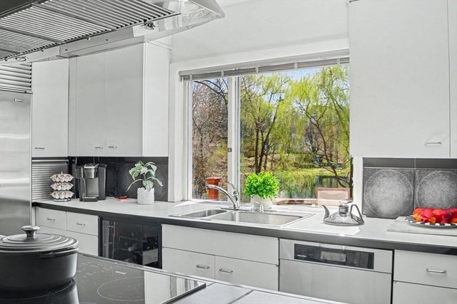 24 Radcliff Rd, Newton, MA 02468