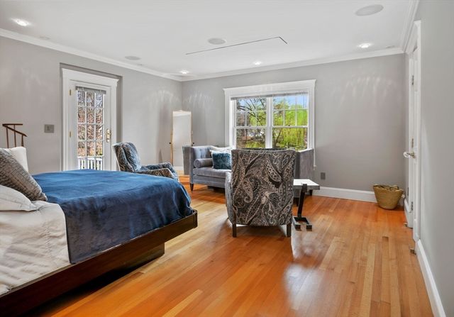 24 Radcliff Rd, Newton, MA 02468