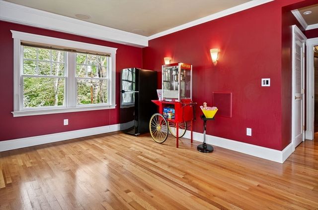 24 Radcliff Rd, Newton, MA 02468