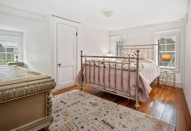 24 Radcliff Rd, Newton, MA 02468