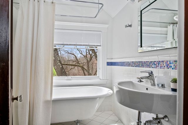 24 Radcliff Rd, Newton, MA 02468
