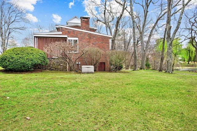 24 Radcliff Rd, Newton, MA 02468