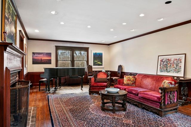24 Radcliff Rd, Newton, MA 02468