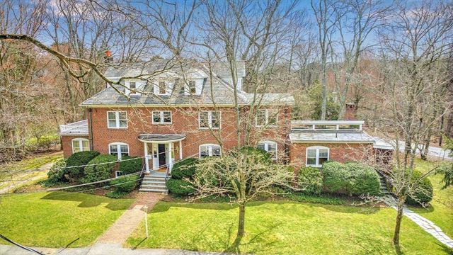 24 Radcliff Rd, Newton, MA 02468