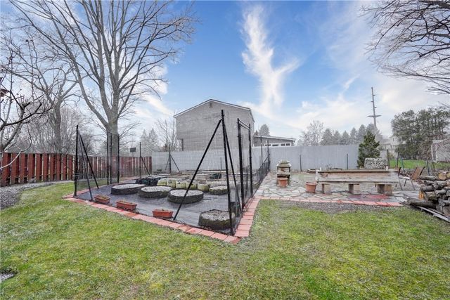 858 Bridle Lane, Webster, NY 14580