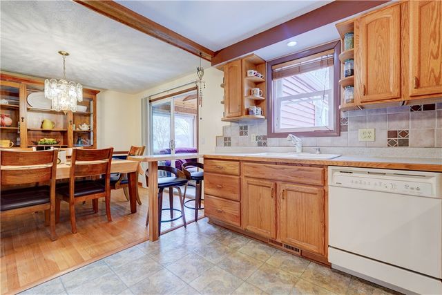 858 Bridle Lane, Webster, NY 14580