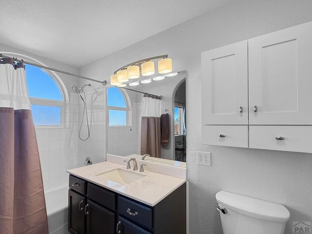 4901 Briarcrest Dr, Pueblo, CO 81005