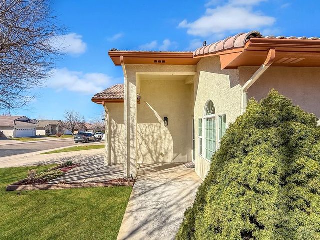 4901 Briarcrest Dr, Pueblo, CO 81005