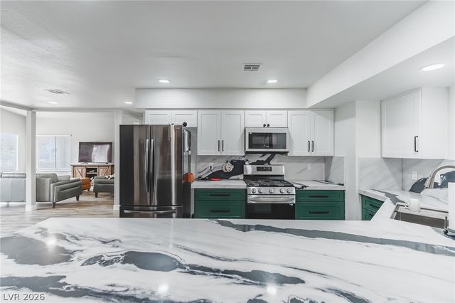 982 Pescados Drive, Las Vegas, NV 89123