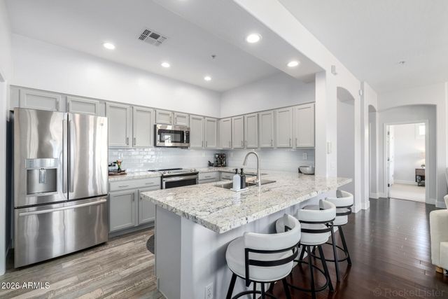 19550 N GRAYHAWK Drive 2055, Scottsdale, AZ 85255