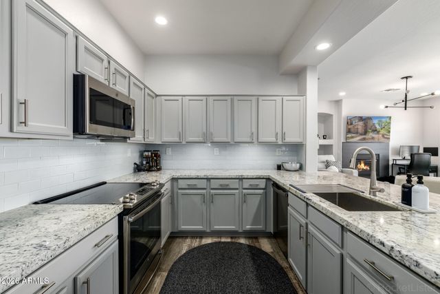 19550 N GRAYHAWK Drive 2055, Scottsdale, AZ 85255