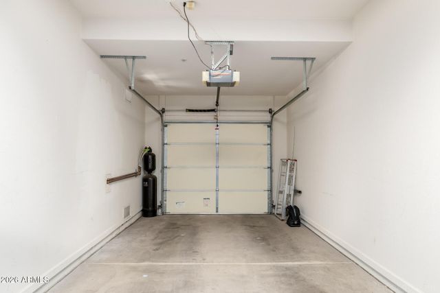 19550 N GRAYHAWK Drive 2055, Scottsdale, AZ 85255