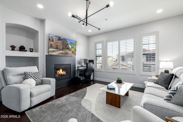 19550 N GRAYHAWK Drive 2055, Scottsdale, AZ 85255